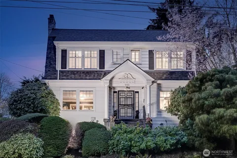 $1,785,000 | 2103 5th Avenue North, Seattle, WA 98109