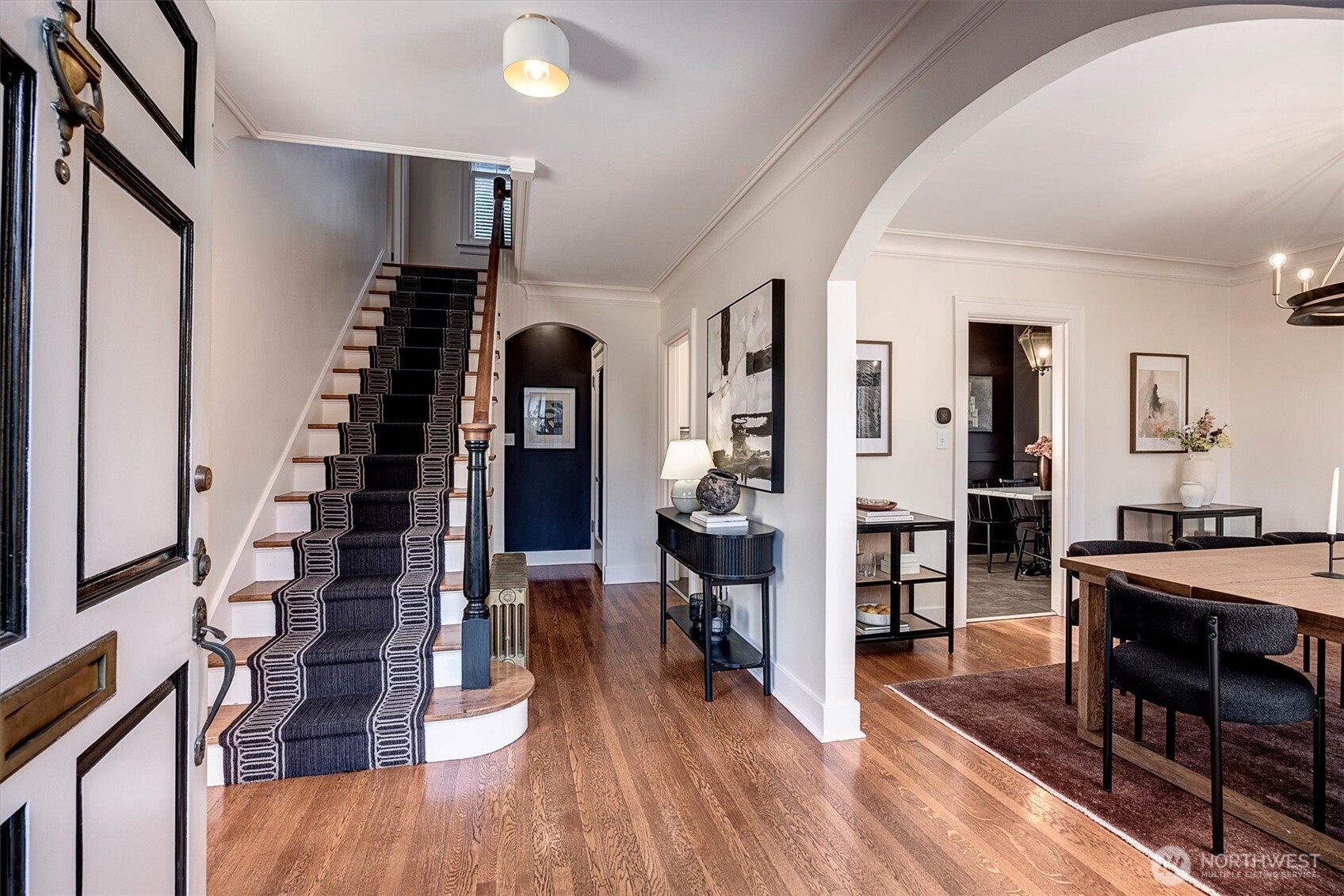 2103 5th Avenue North Seattle, WA 98109 - Photo 5 of 38