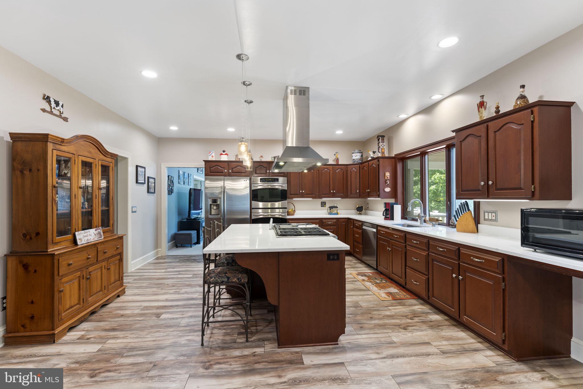 449 Creamery Road Telford, PA 18969 - Photo 15 of 63 Kitchen - Center Island / Quartz Countertops