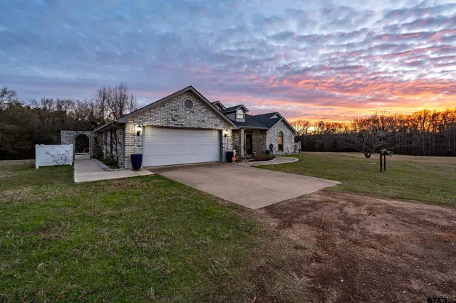 $560,000 | 8533 Farm To Market 315, Larue, TX 75770