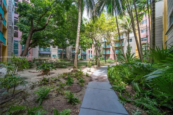 $440,000 | 6001 Southwest 70th Street, Unit 130, South Miami, FL 33143