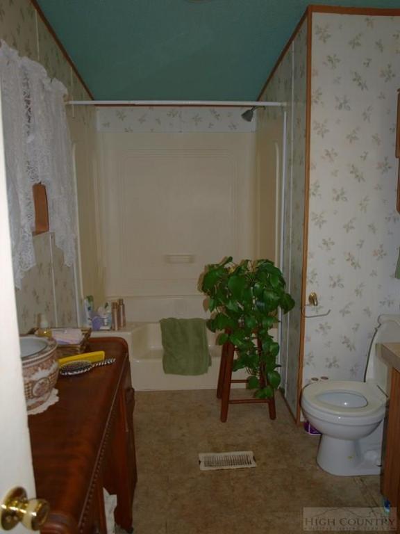 1269 Sugar Tree Road Warrensville, NC 28693 - Photo 3 of 17 Gallery Image 3