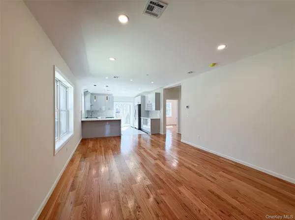 $1,799,000 | 3174 Valhalla Drive | Country Club