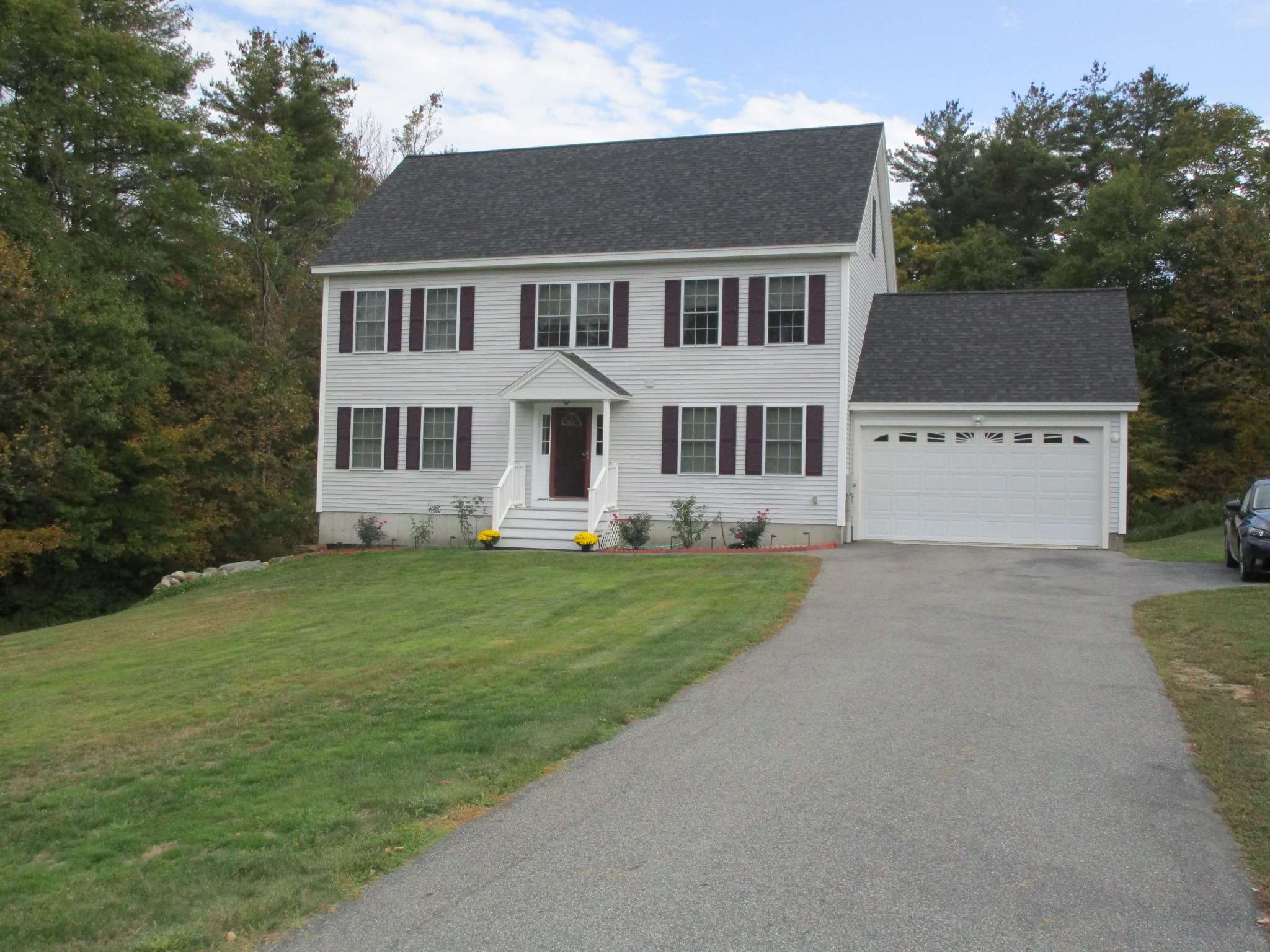 9 Benjamin Way Epping, NH 03042 - Photo 2 of 40
