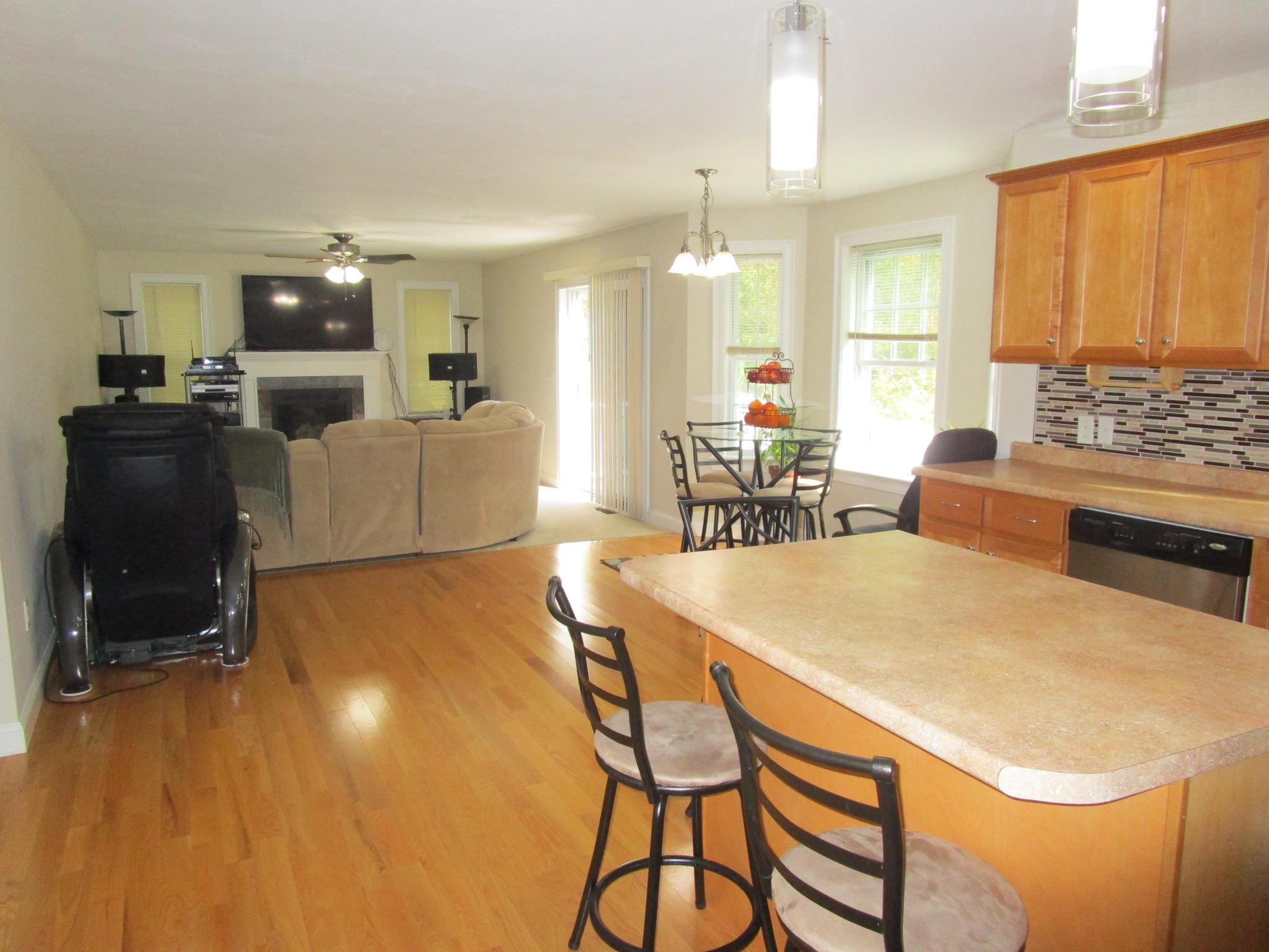 9 Benjamin Way Epping, NH 03042 - Photo 13 of 40