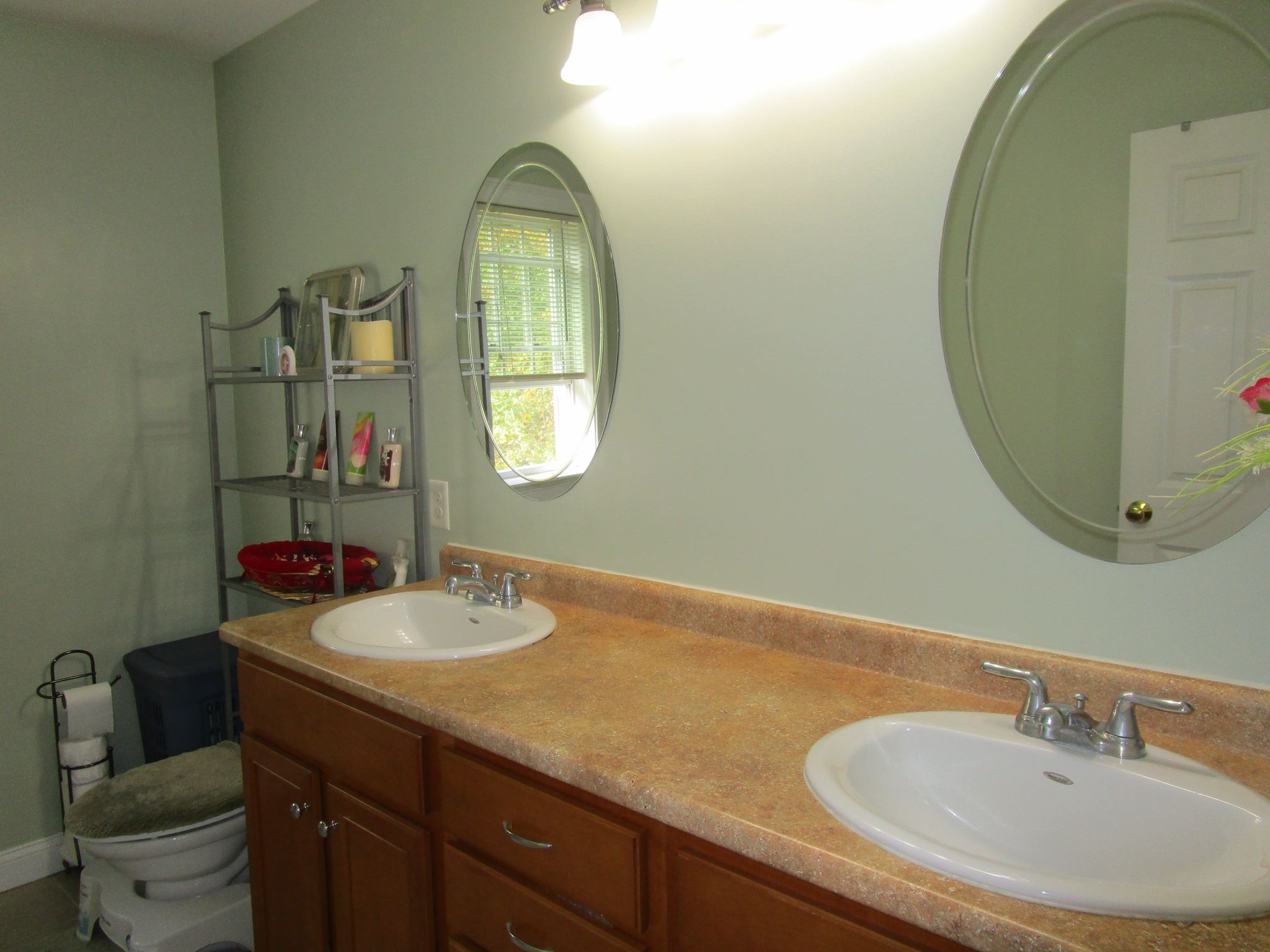 9 Benjamin Way Epping, NH 03042 - Photo 32 of 40