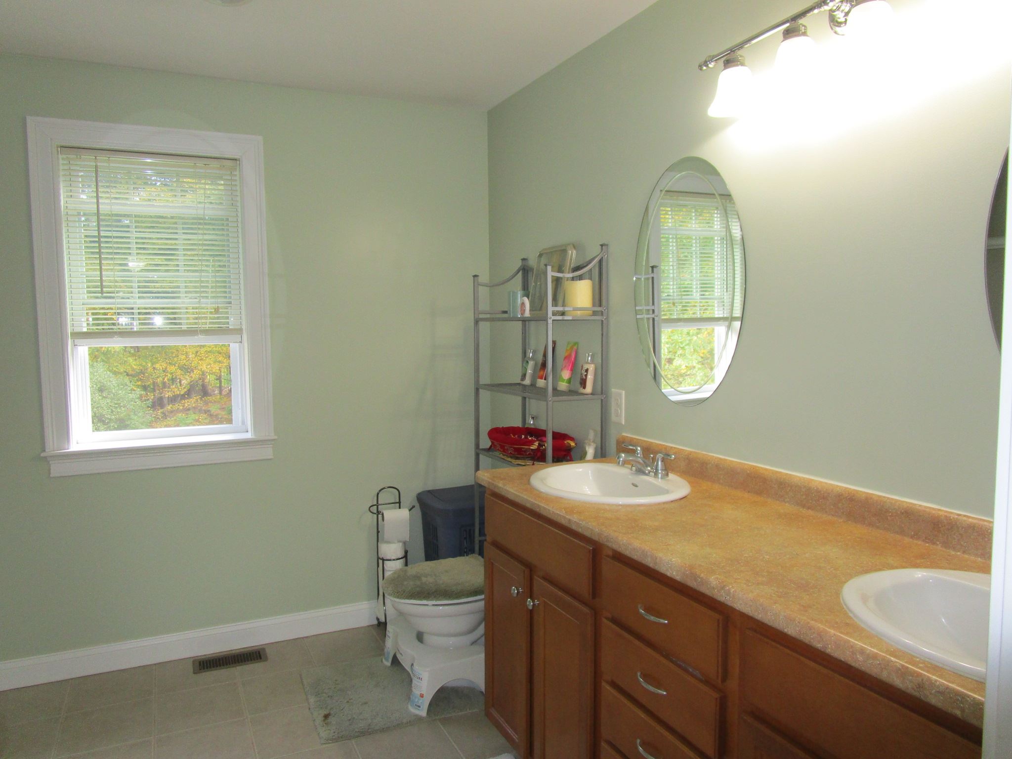 9 Benjamin Way Epping, NH 03042 - Photo 33 of 40