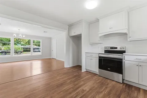 $255,000 | 104 Windsor Street, Lake Charles, LA 70605