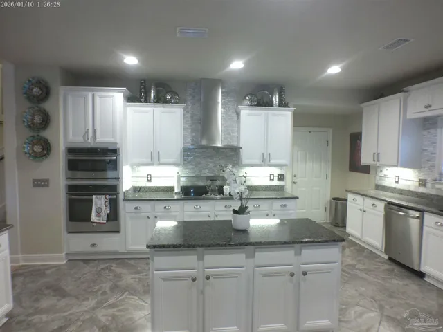 $975,000 | 5807 Dahoon Drive, Pensacola, FL 32526