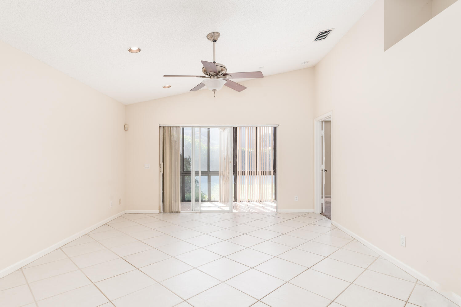 3558 Stratton Lane Boynton Beach, FL 33436 - Photo 3 of 31 Living Room