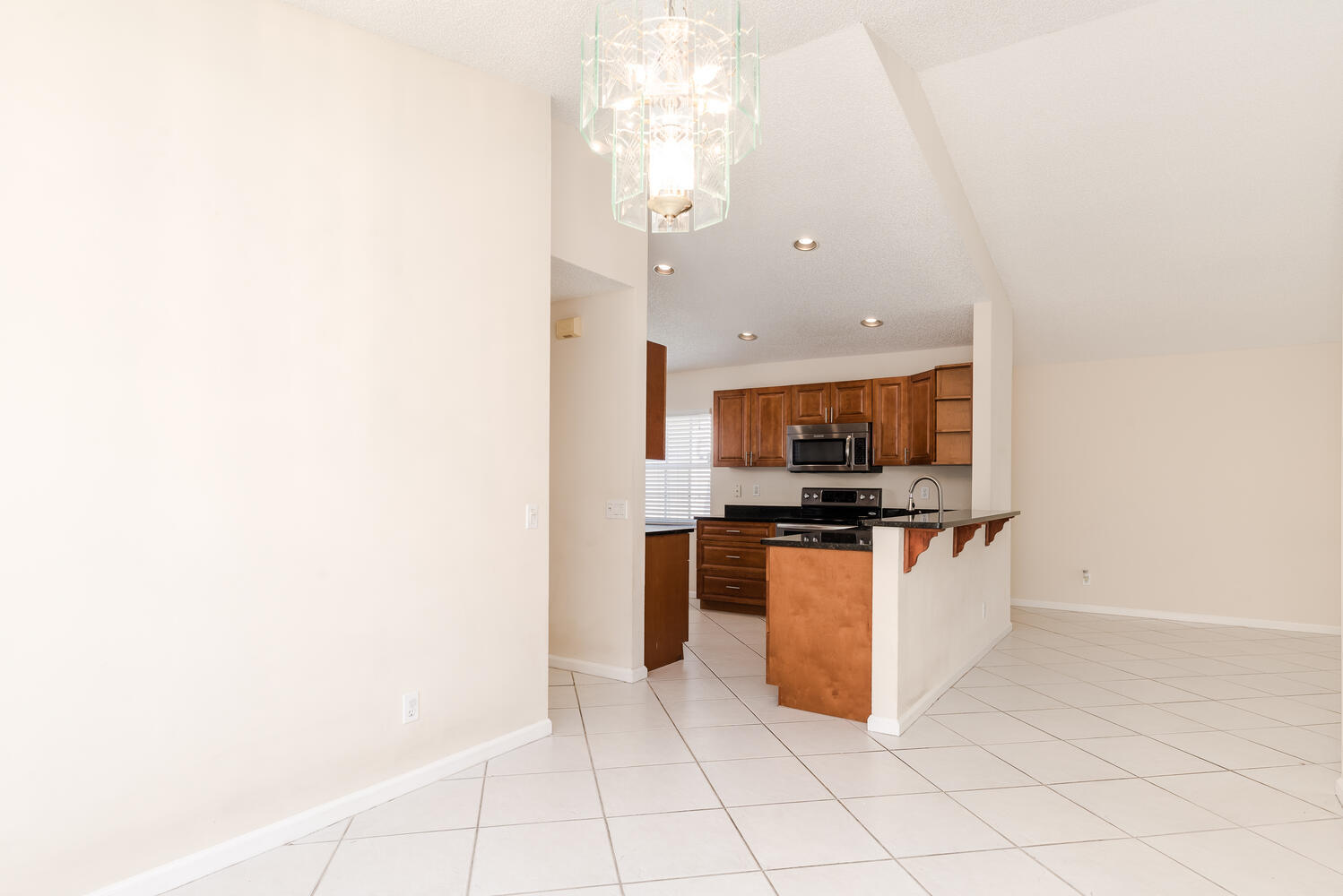 3558 Stratton Lane Boynton Beach, FL 33436 - Photo 8 of 31 Alternate View of the Dining Area