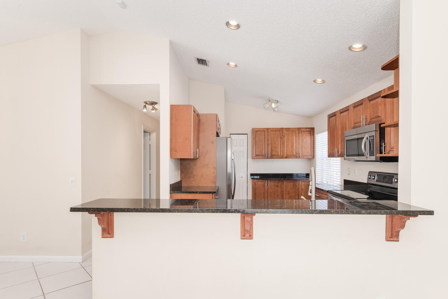 3558 Stratton Lane Boynton Beach, FL 33436 - Photo 9 of 31 Eat-in Kitchen