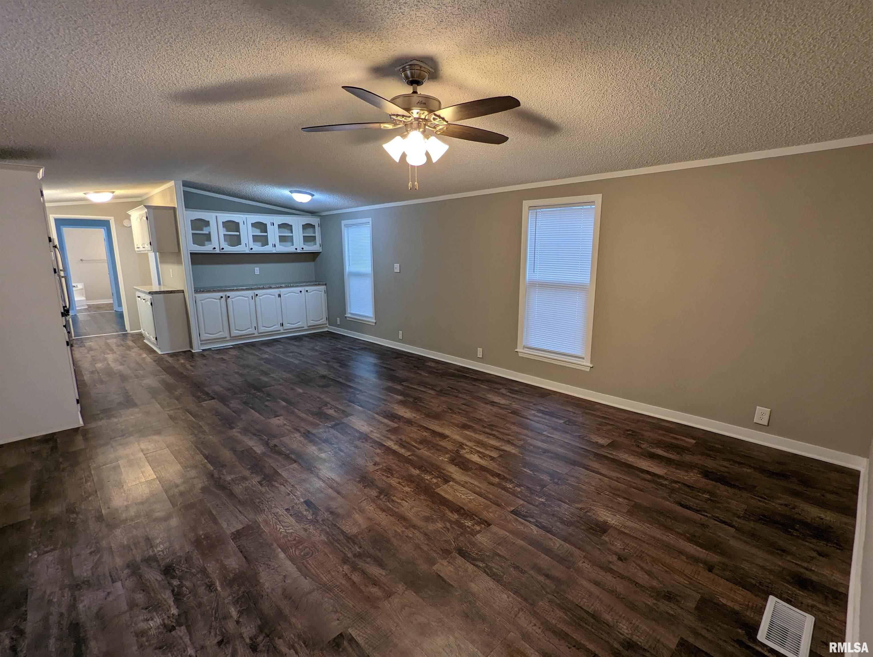 5112 North Fairmount Street, Unit 150 Davenport, IA 52806 - Photo 1 of 25
