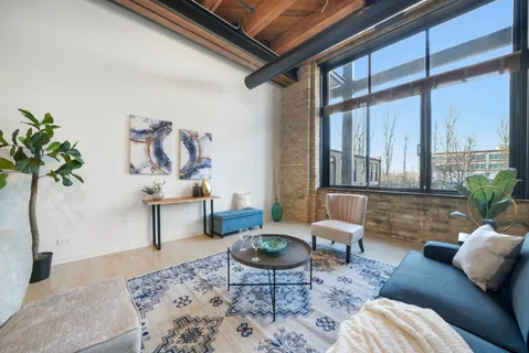 $499,000 | 1872 North Clybourn Avenue, Unit 204, Chicago, IL 60614