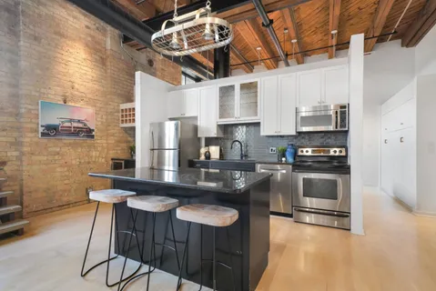 $499,000 | 1872 North Clybourn Avenue, Unit 204, Chicago, IL 60614