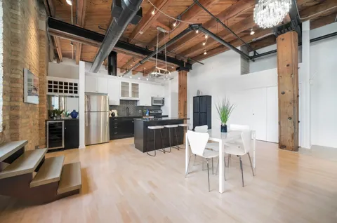 $499,000 | 1872 North Clybourn Avenue, Unit 204, Chicago, IL 60614