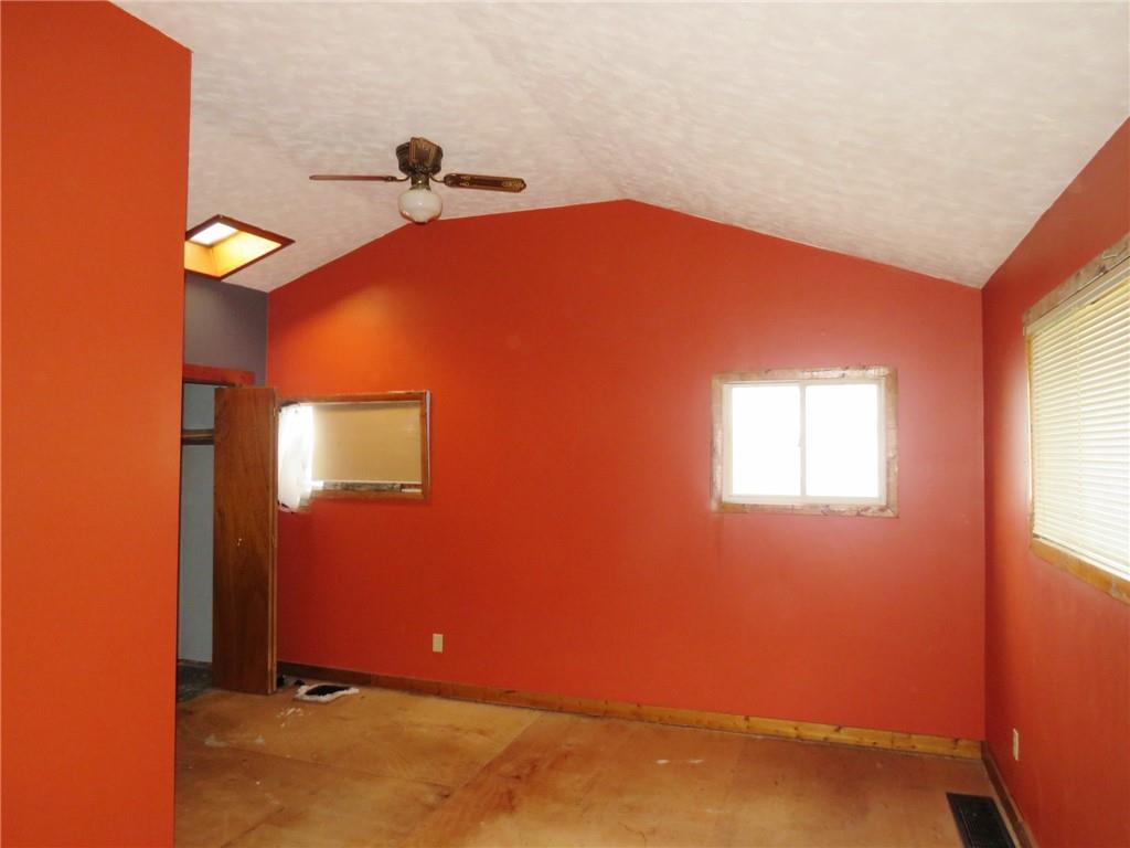236 Francis Road Pittsburgh, PA 15239 - Photo 7 of 14