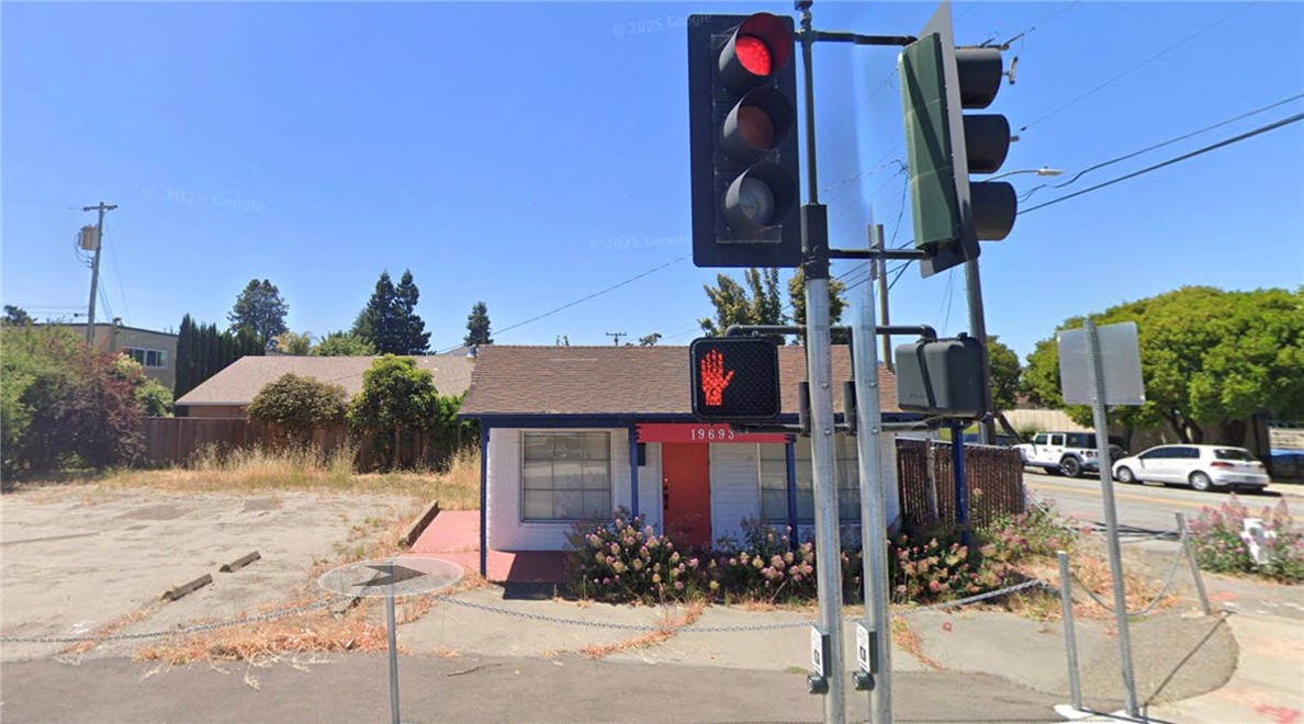 19693 Redwood Road Castro Valley, CA 94546 - Photo 3 of 4