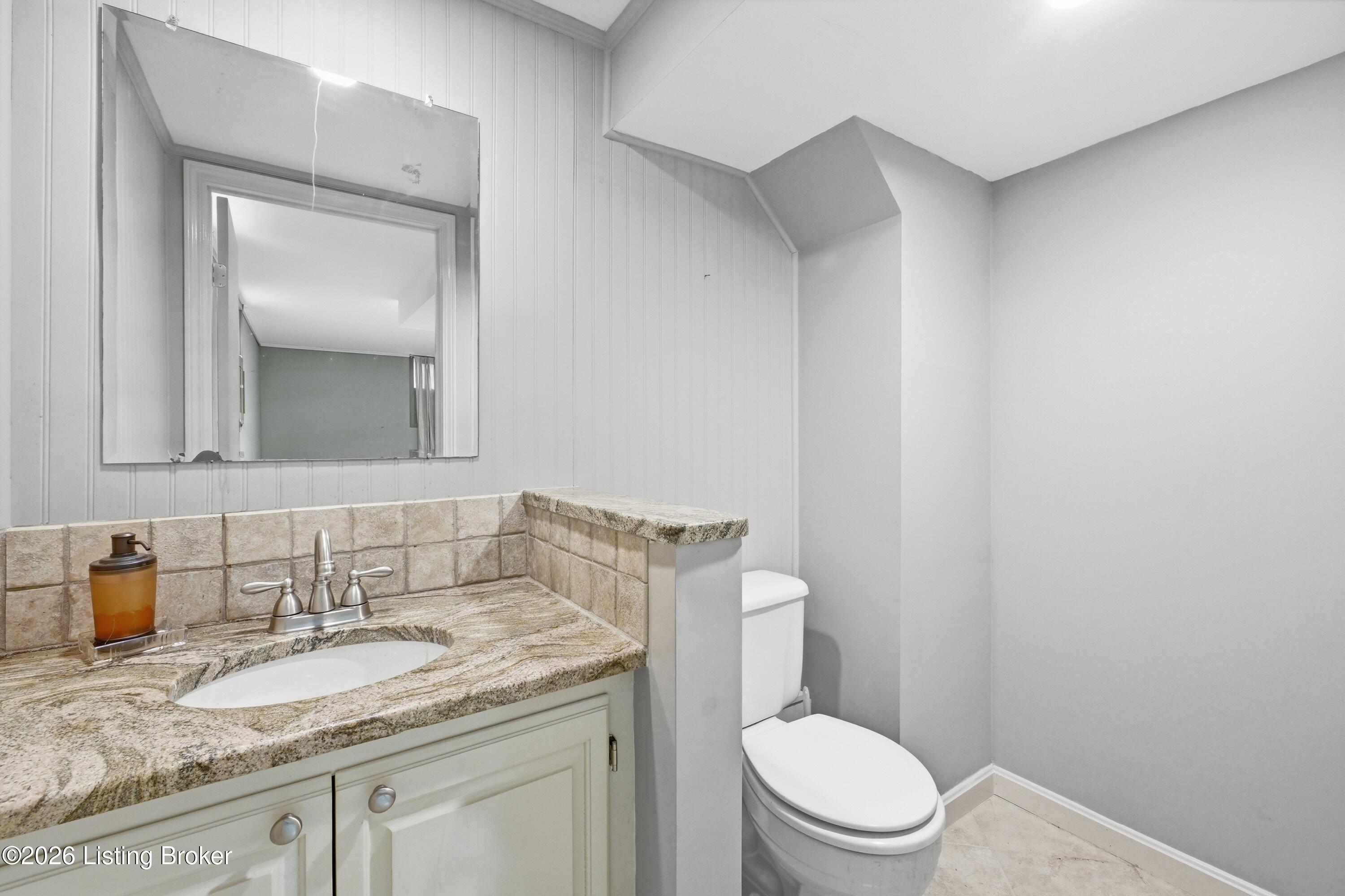 3217 Dundee Road Louisville, KY 40205 - Photo 52 of 73 44_3217dundee_louisvillerealestatemedia_