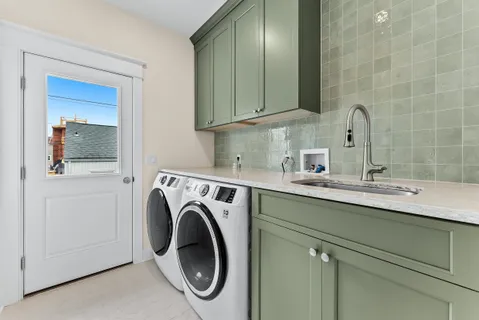 $4,695,000 | 288 86th Street, Stone Harbor, NJ 08247