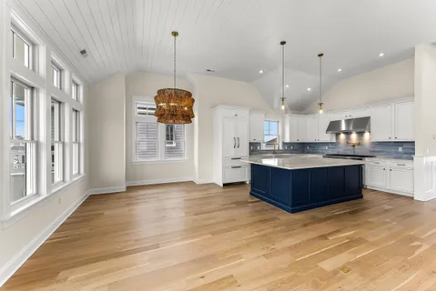 $4,695,000 | 288 86th Street, Stone Harbor, NJ 08247