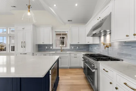 $4,695,000 | 288 86th Street, Stone Harbor, NJ 08247