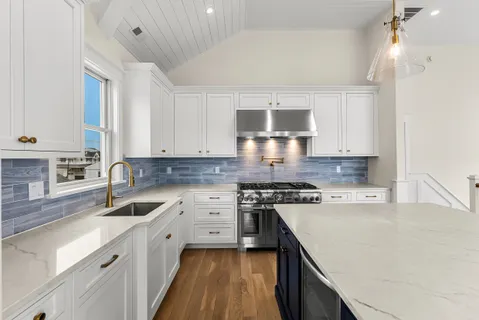 $4,695,000 | 288 86th Street, Stone Harbor, NJ 08247