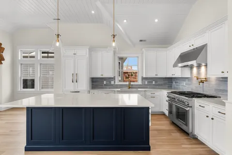 $4,695,000 | 288 86th Street, Stone Harbor, NJ 08247