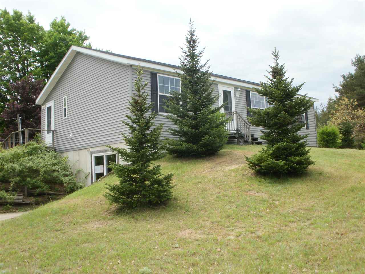 129 West 16 Road Mesick, MI 49668 - Photo 1 of 26 1871906.JPG