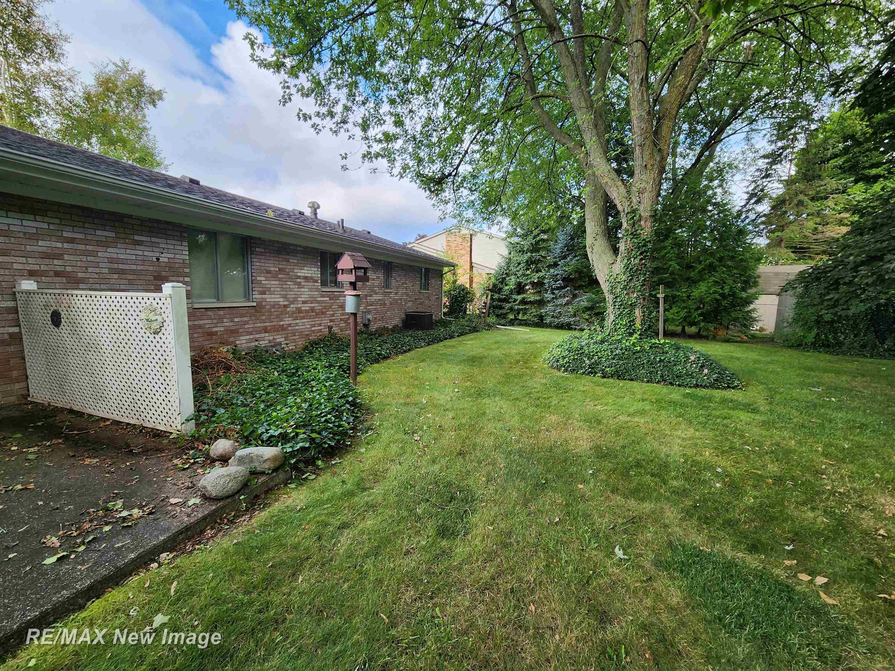 3372 Dale Road Saginaw, MI 48603 - Photo 8 of 37 50150098-c1422151-7968-412e-9095-35edfd83b735.JPG