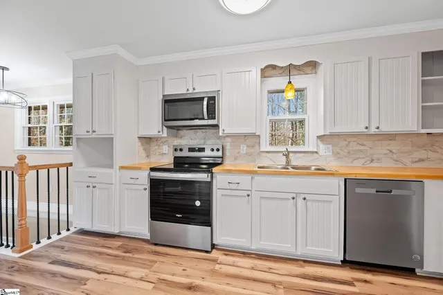 $295,000 | 101 Nottingham Lane, Easley, SC 29640