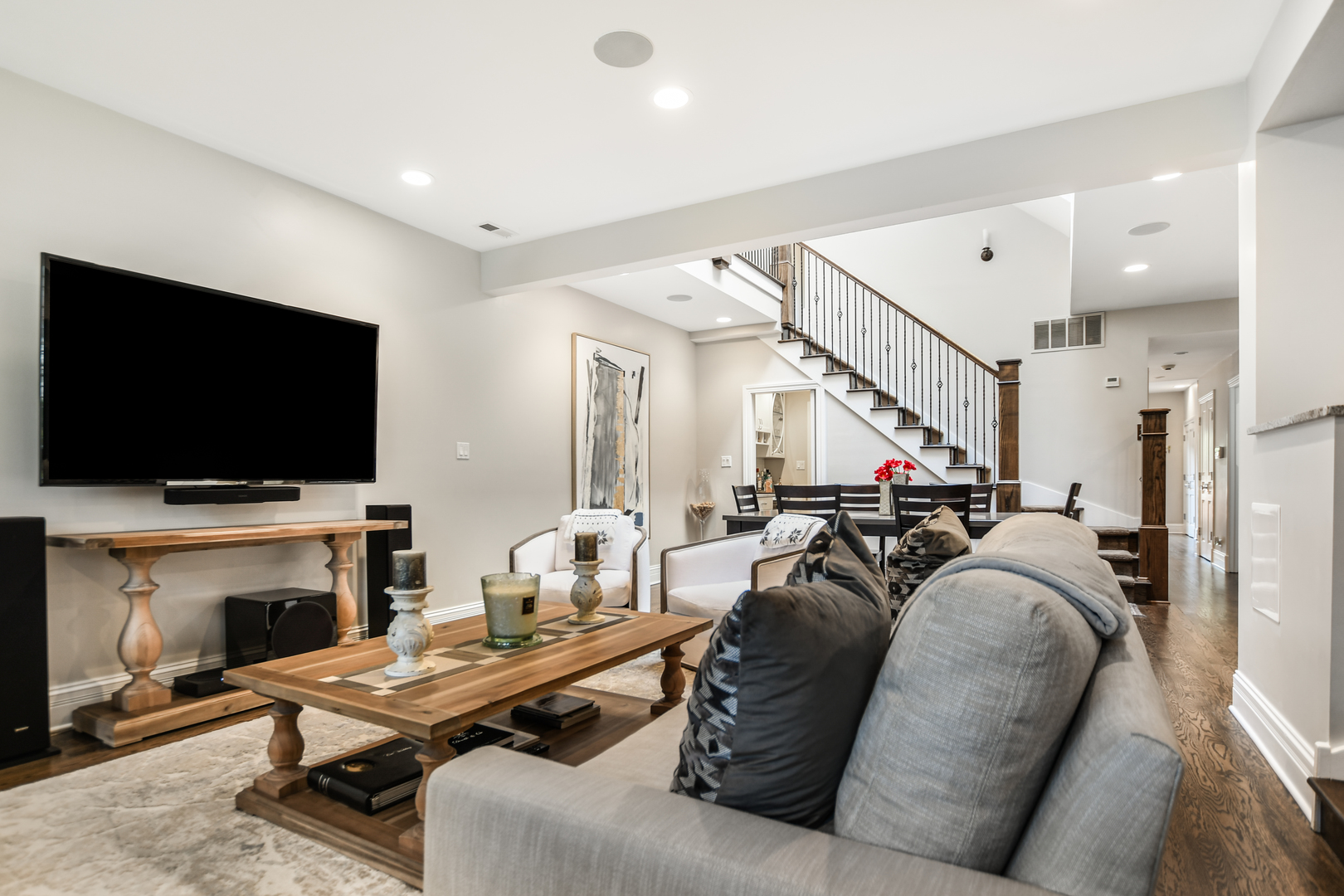 2224 North Wayne Avenue Chicago, IL 60614 - Photo 6 of 36 a living room with furniture and a flat screen tv