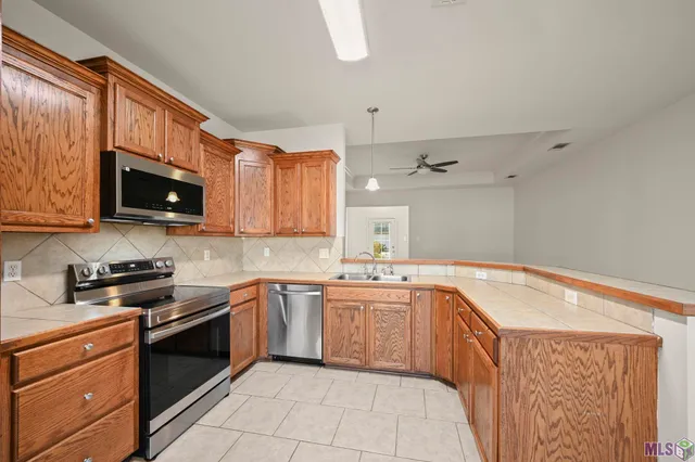 $1,800 | 40344 Crestridge Drive, Gonzales, LA 70737