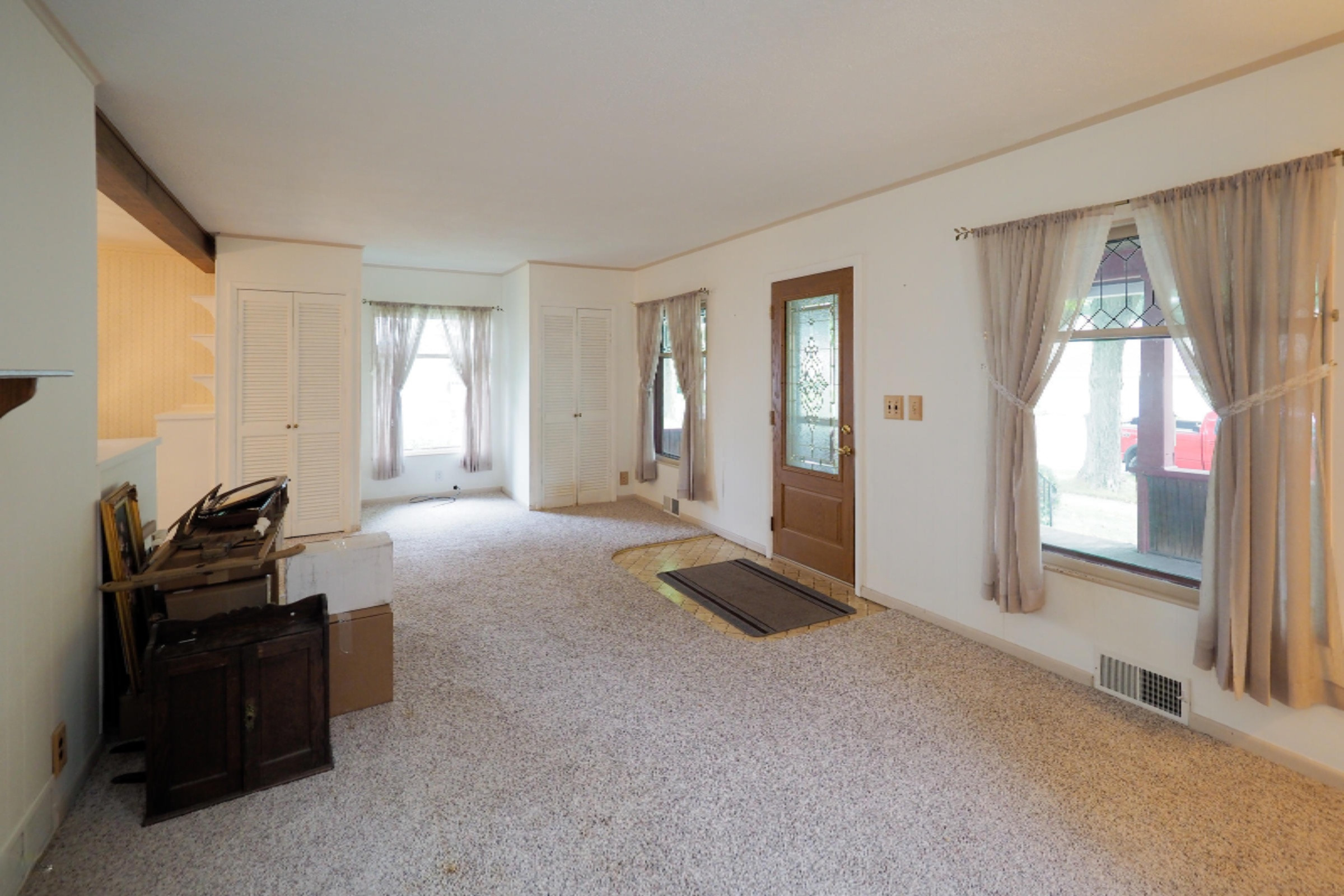 620 Pine Street Three Rivers, MI 49093 - Photo 5 of 27 620 Pine St-105