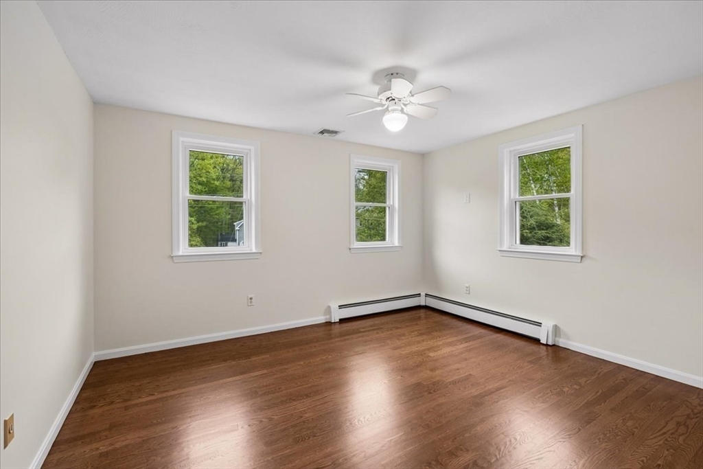 9 Robinhood Road Tyngsborough, MA 01879 - Photo 22 of 41