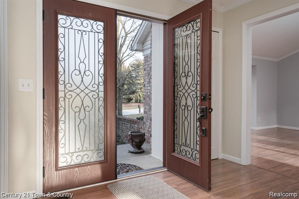 1275 Cobridge Drive Rochester Hills, MI 48306 - Photo 5 of 39