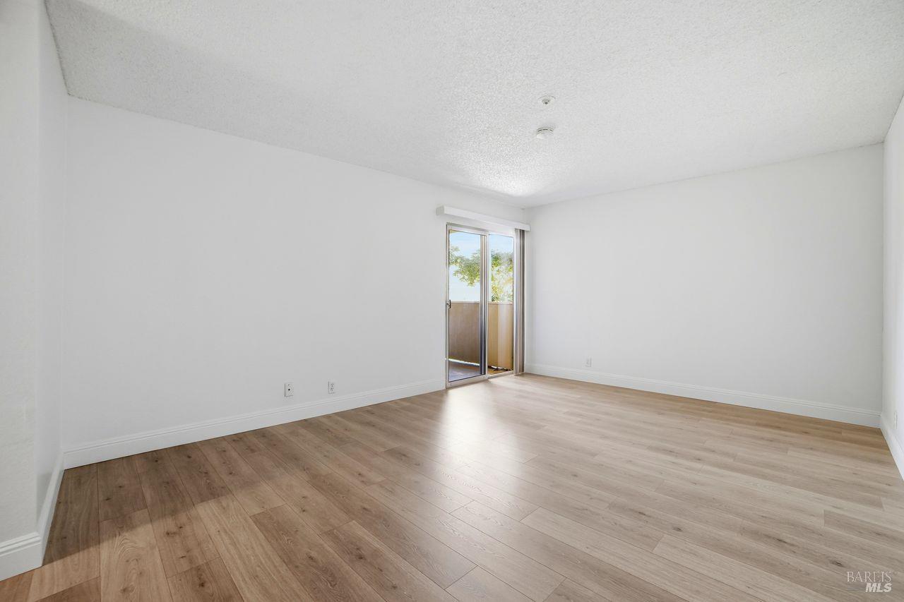 1370 Townview Avenue, Unit 202 Santa Rosa, CA 95405 - Photo 22 of 40