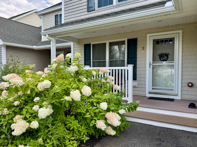 $569,900 | 11 Intervale Outlook Circle, Unit 3, Conway, NH 03860