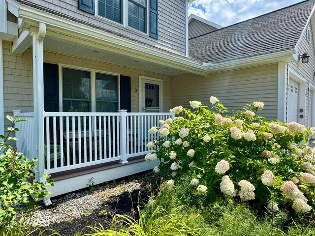 $569,900 | 11 Intervale Outlook Circle, Unit 3, Conway, NH 03860