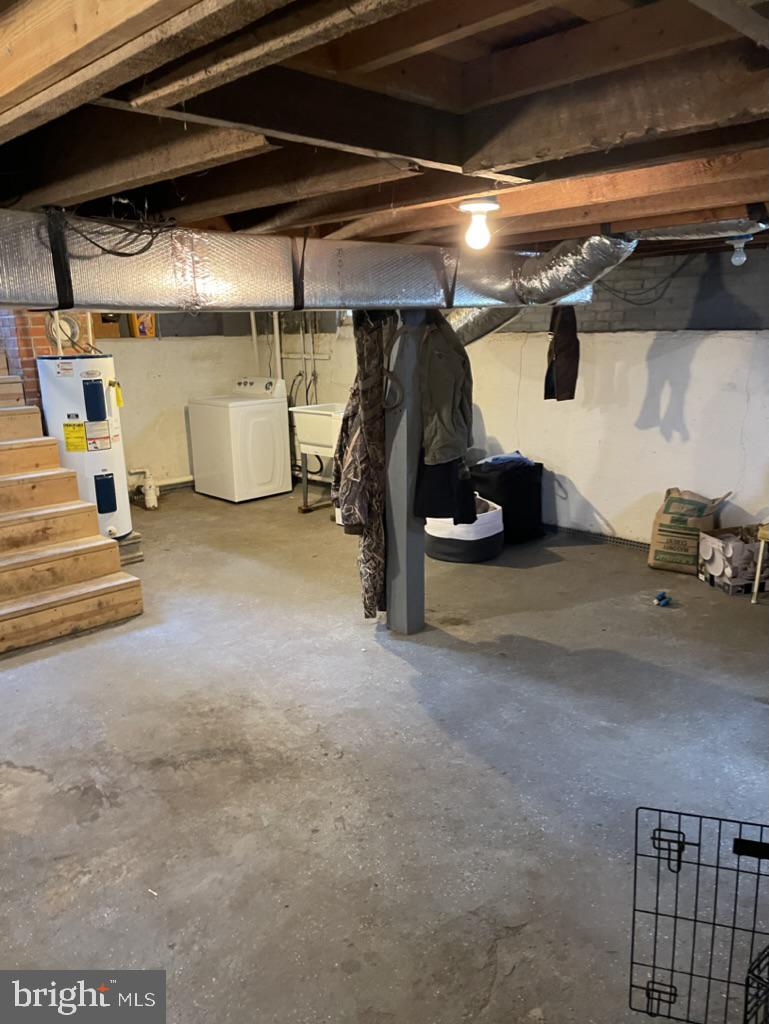 305 North Main Street Hurlock, MD 21643 - Photo 15 of 20 a view of a garage