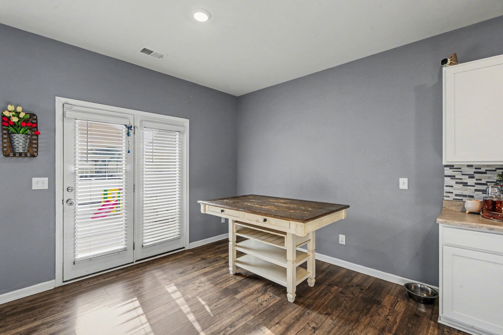 628 Pine Bloom Road Lebanon, TN 37087 - Photo 12 of 25 a room with furniture and window