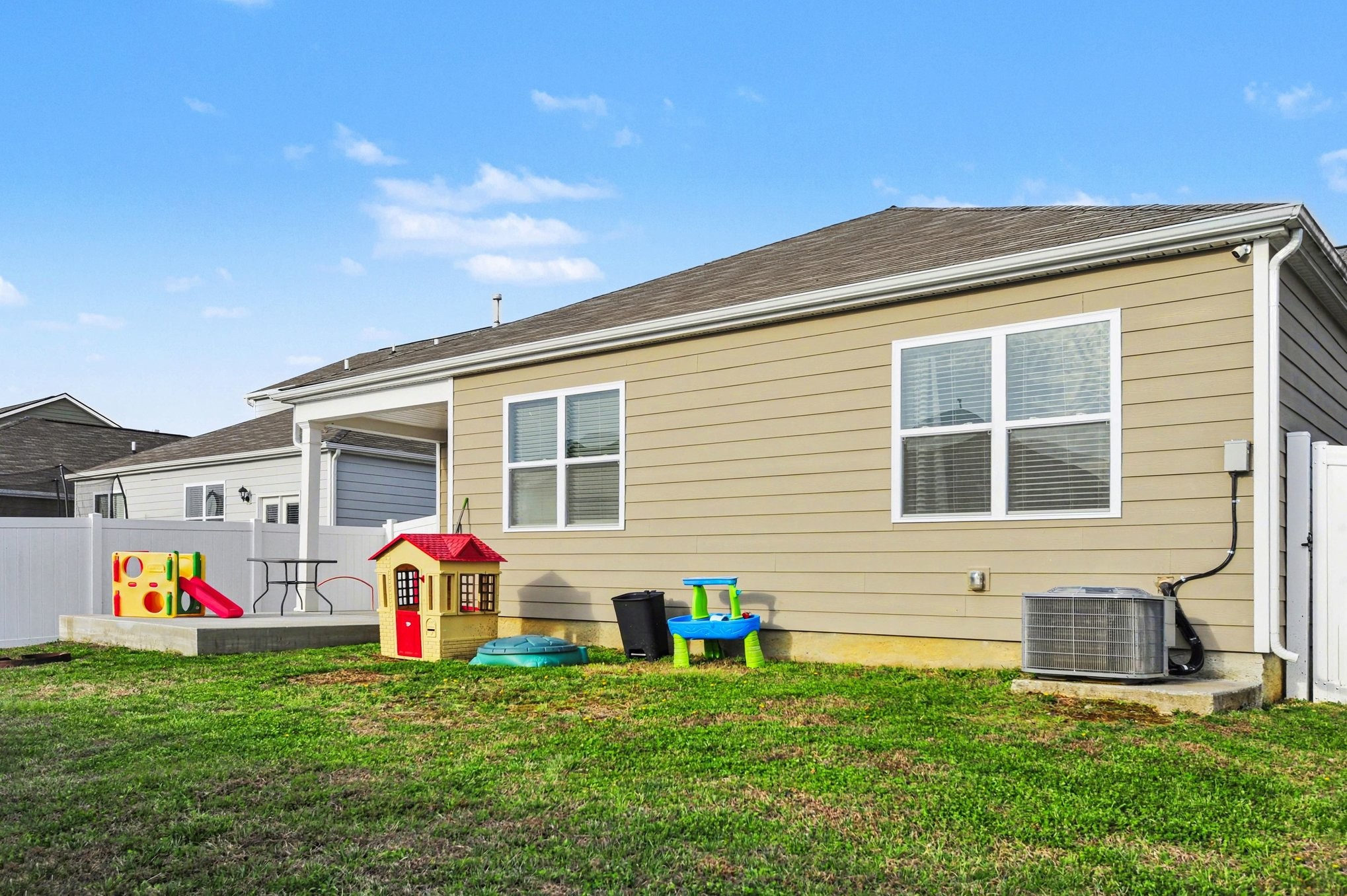 628 Pine Bloom Road Lebanon, TN 37087 - Photo 19 of 25 a front view of house with an outdoor seating