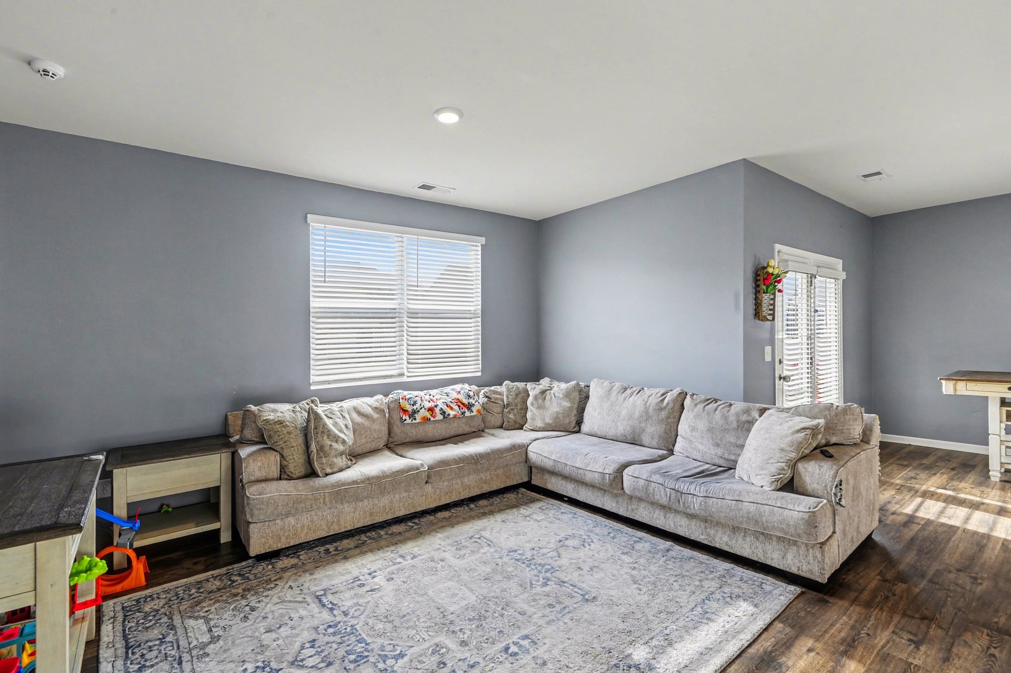 628 Pine Bloom Road Lebanon, TN 37087 - Photo 5 of 25 a living room with furniture and a window