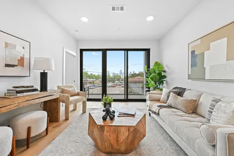 $729,700 | 2209 South 1st Street, Unit 209, Austin, TX 78704