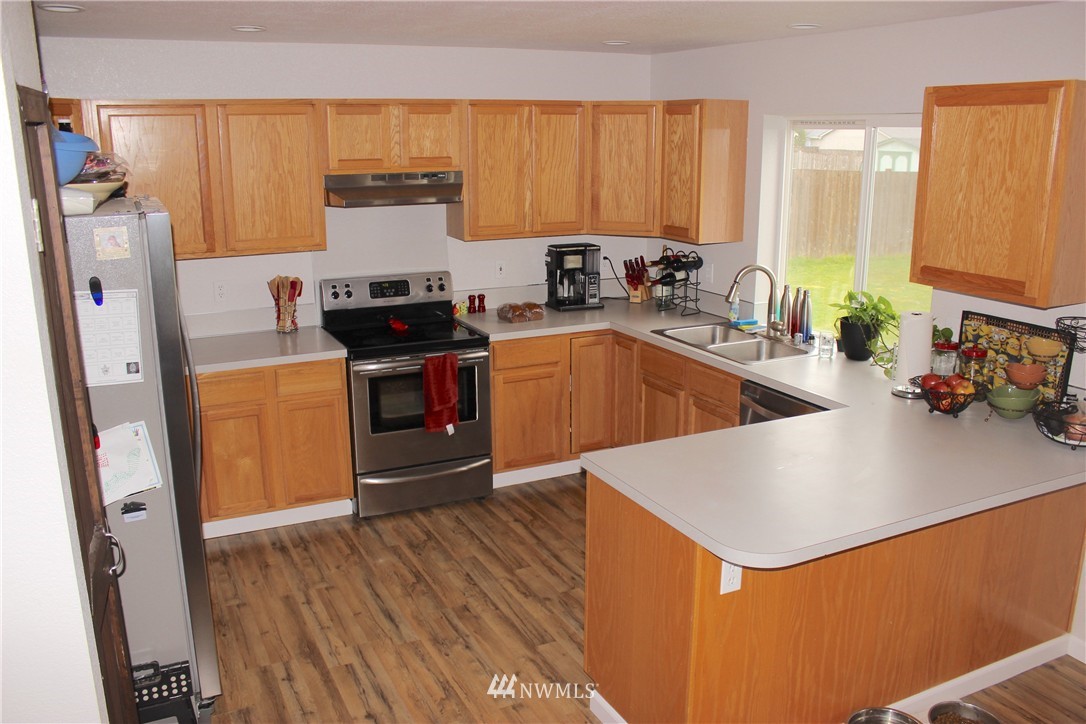 9207 Applegate Loop Southwest Rochester, WA 98579 - Photo 4 of 25