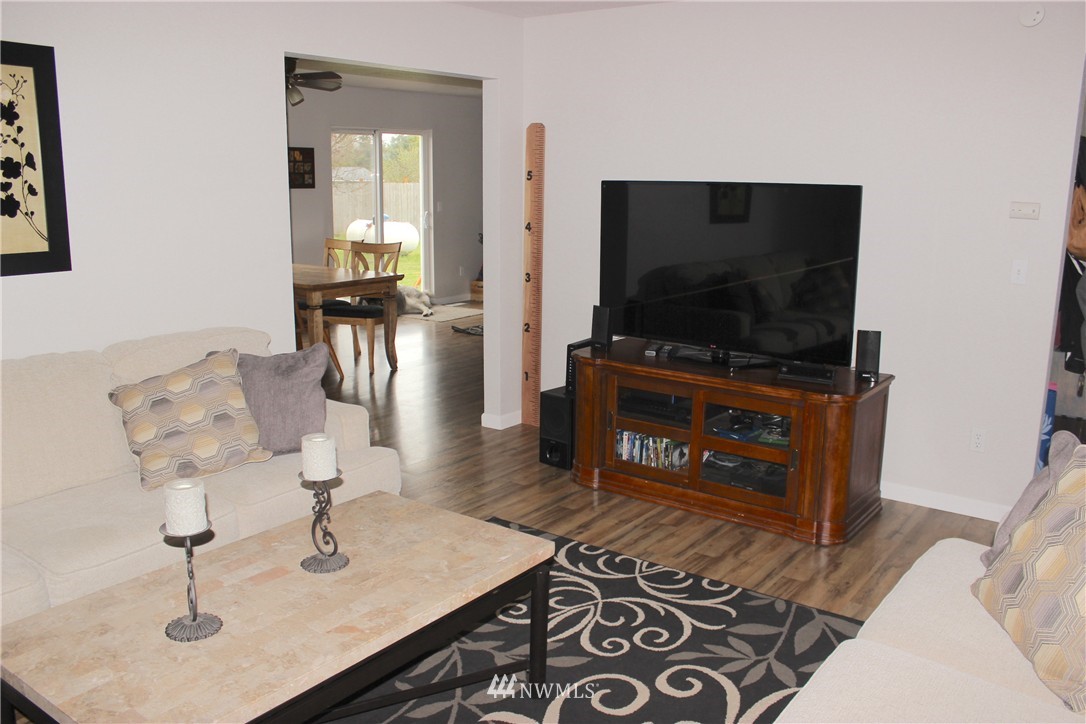 9207 Applegate Loop Southwest Rochester, WA 98579 - Photo 10 of 25