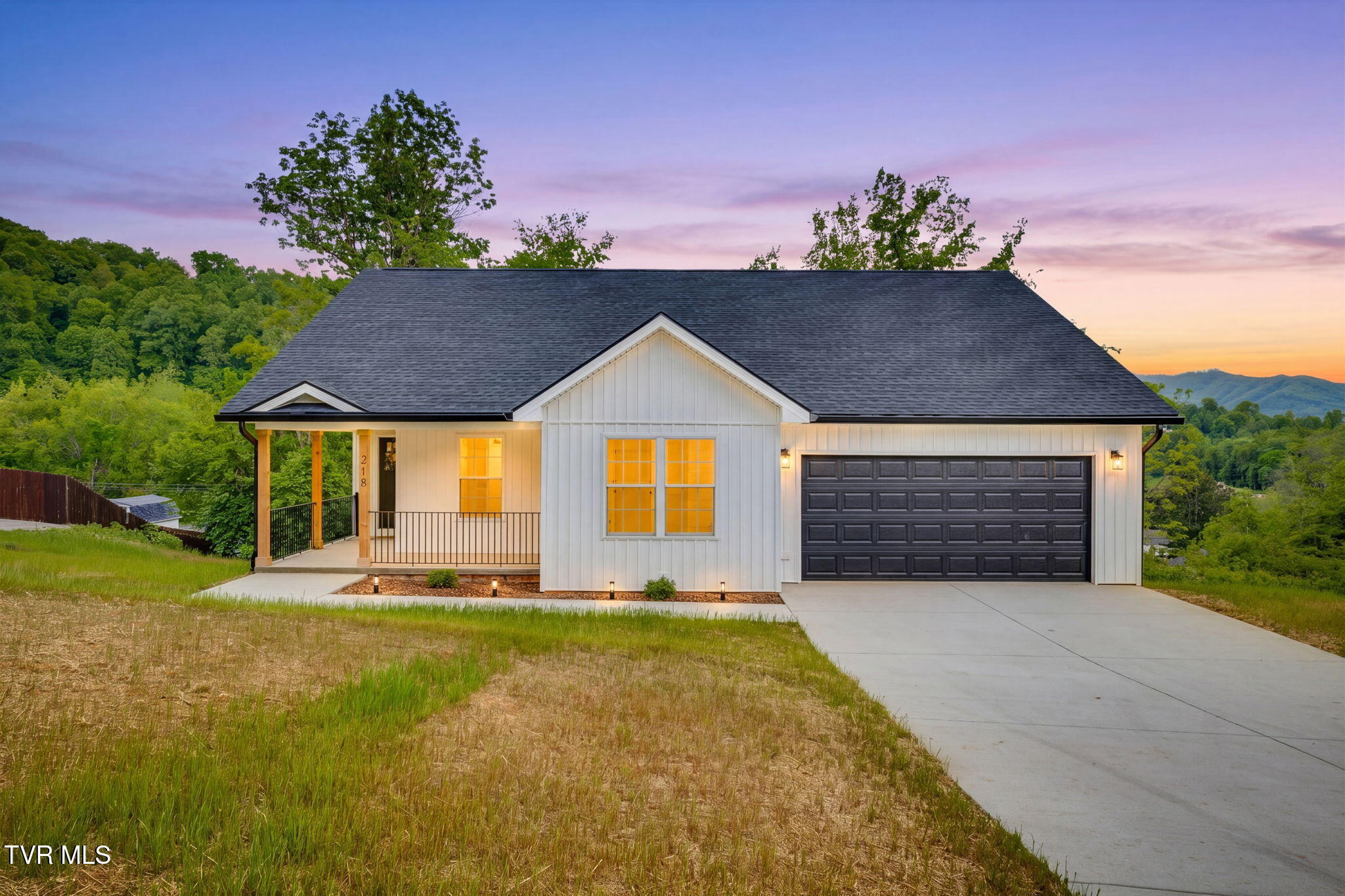 218 Old Siam Road Elizabethton, TN 37643 - Photo 1 of 38 001a