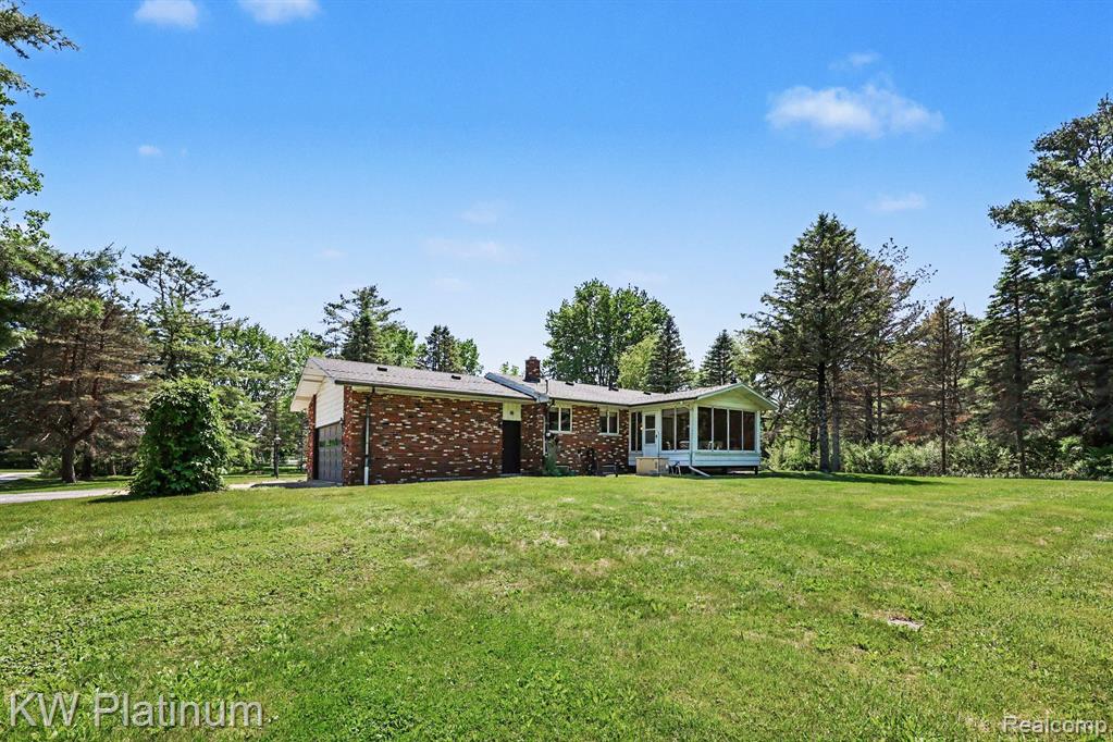 9474 Bartel Road Columbus, MI 48063 - Photo 28 of 31