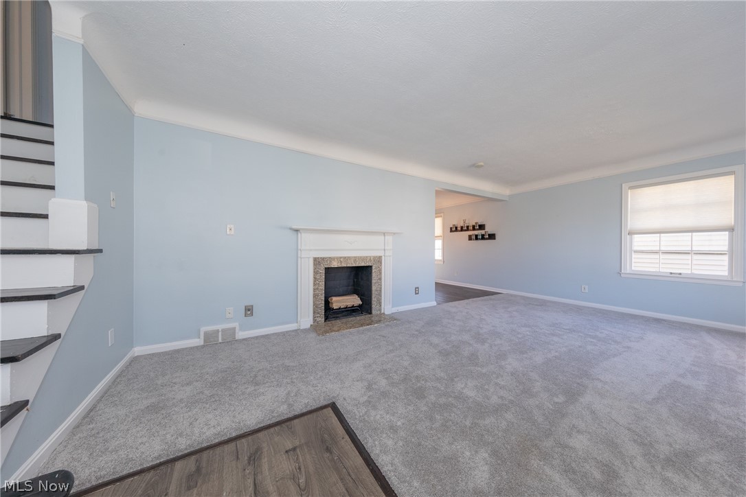 4960 Farnhurst Road Cleveland, OH 44124 - Photo 2 of 25