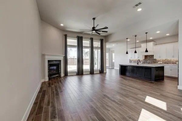 $3,150 | 1724 Cannon Street, Van Alstyne, TX 75495